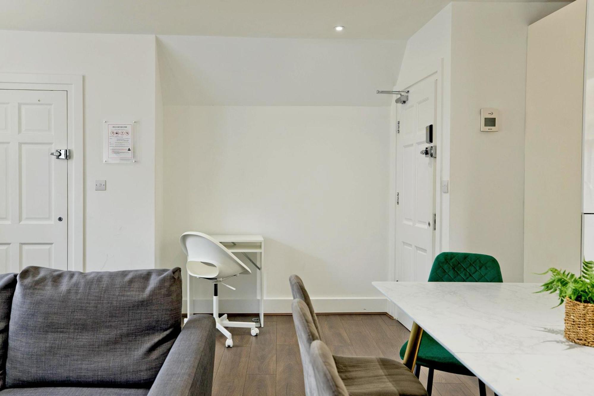 Imperial Liverpool Street Apartments Лондон Екстер'єр фото