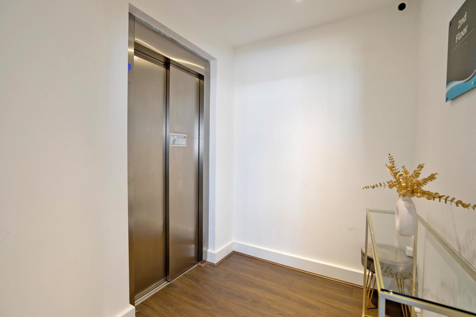 Imperial Liverpool Street Apartments Лондон Екстер'єр фото