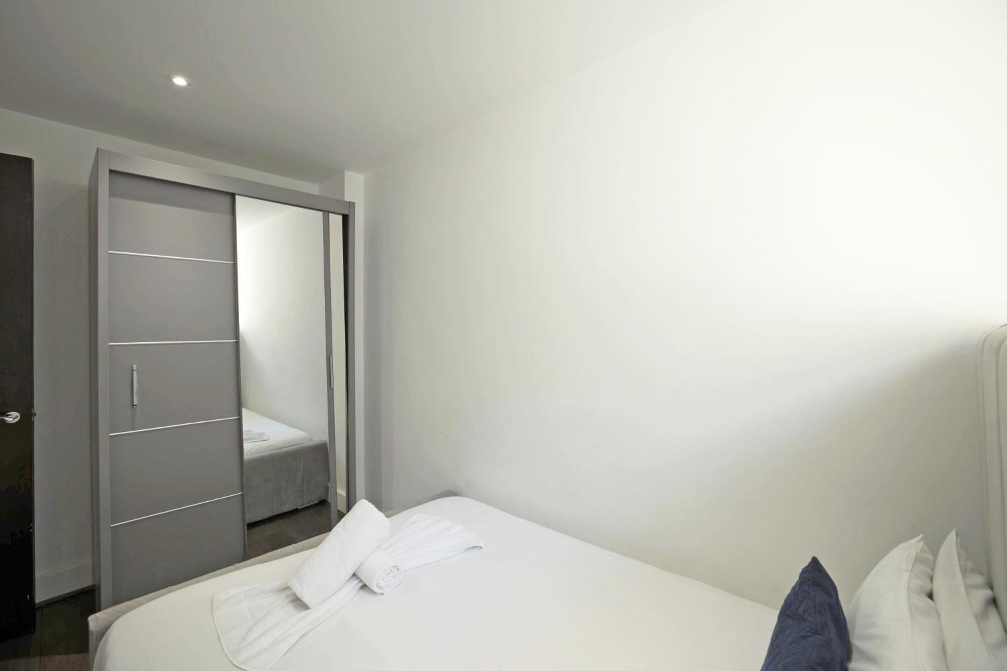 Imperial Liverpool Street Apartments Лондон Екстер'єр фото